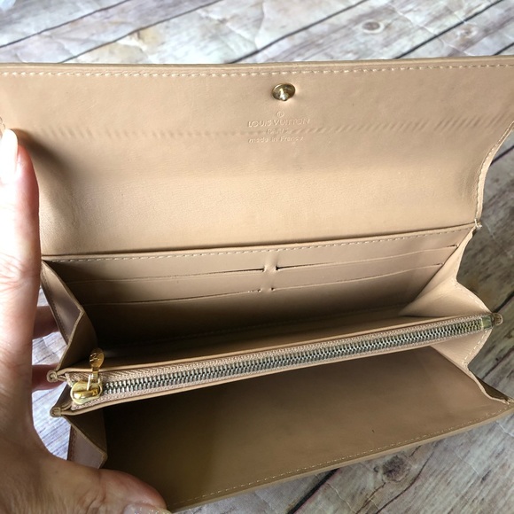 Louis Vuitton Vernis Beige Sarah long wallet. - Picture 3 of 10